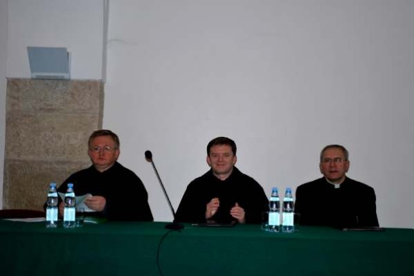 O. dr Andrzej Zając przewodniczy sesji